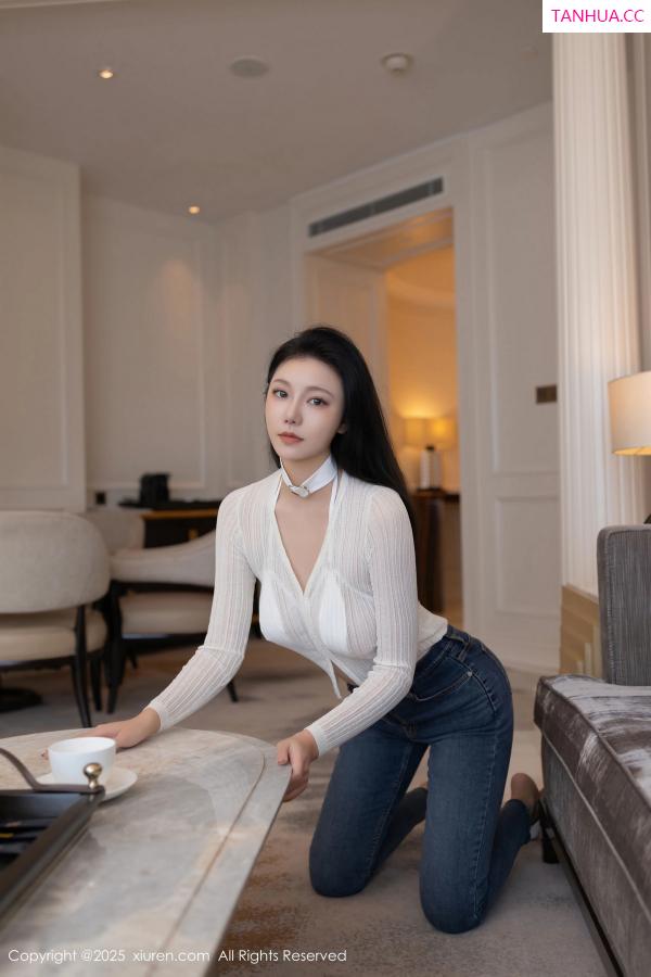 安然Maleah  [XiuRen]高清写真图 2025.02.18 No.9900 安然anran 丝袜美腿第8张图片